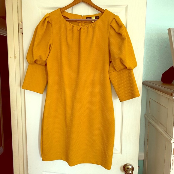 Dress - Picture 1 of 4